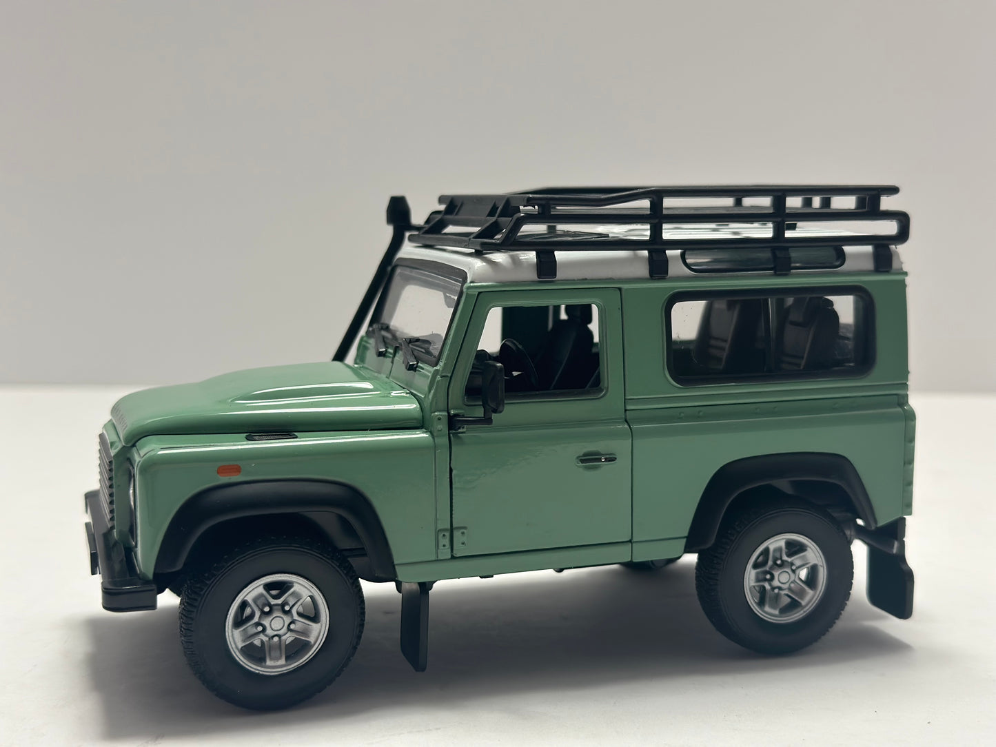 WELLY 1:24 LAND ROVER DEFENDER GREEN ROOF RACK SNORKEL Diecast