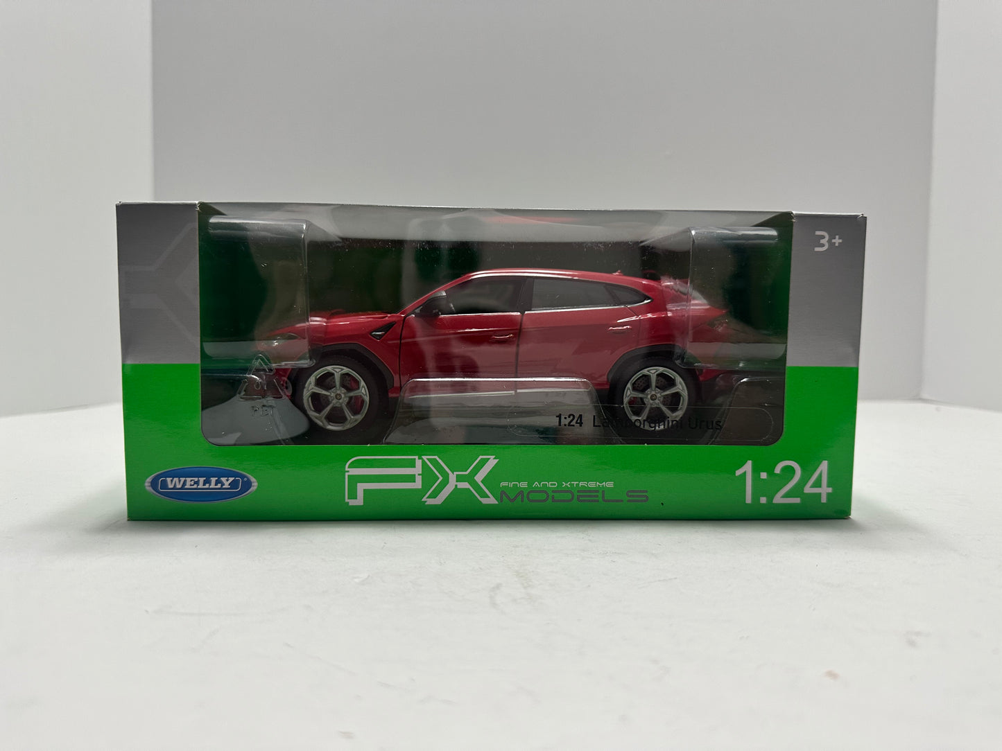 Welly 1:24 Lamborghini Urus Red Diecast