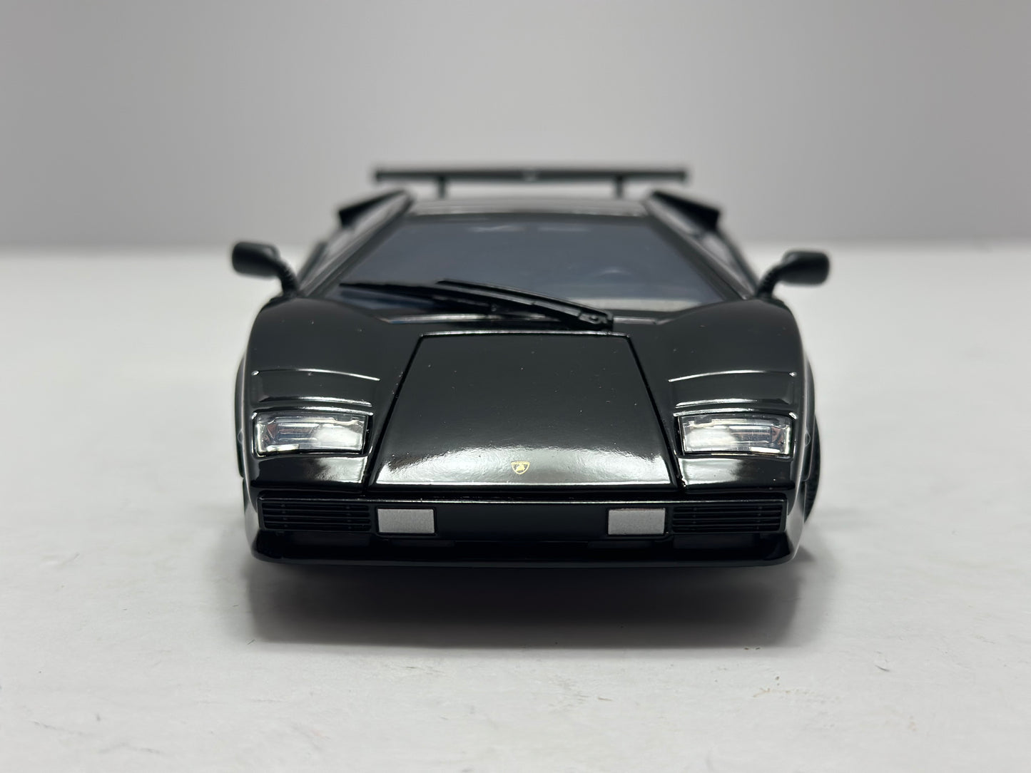 Welly 1:24 Lamborghini Countach LP 5000 S Diecast Black