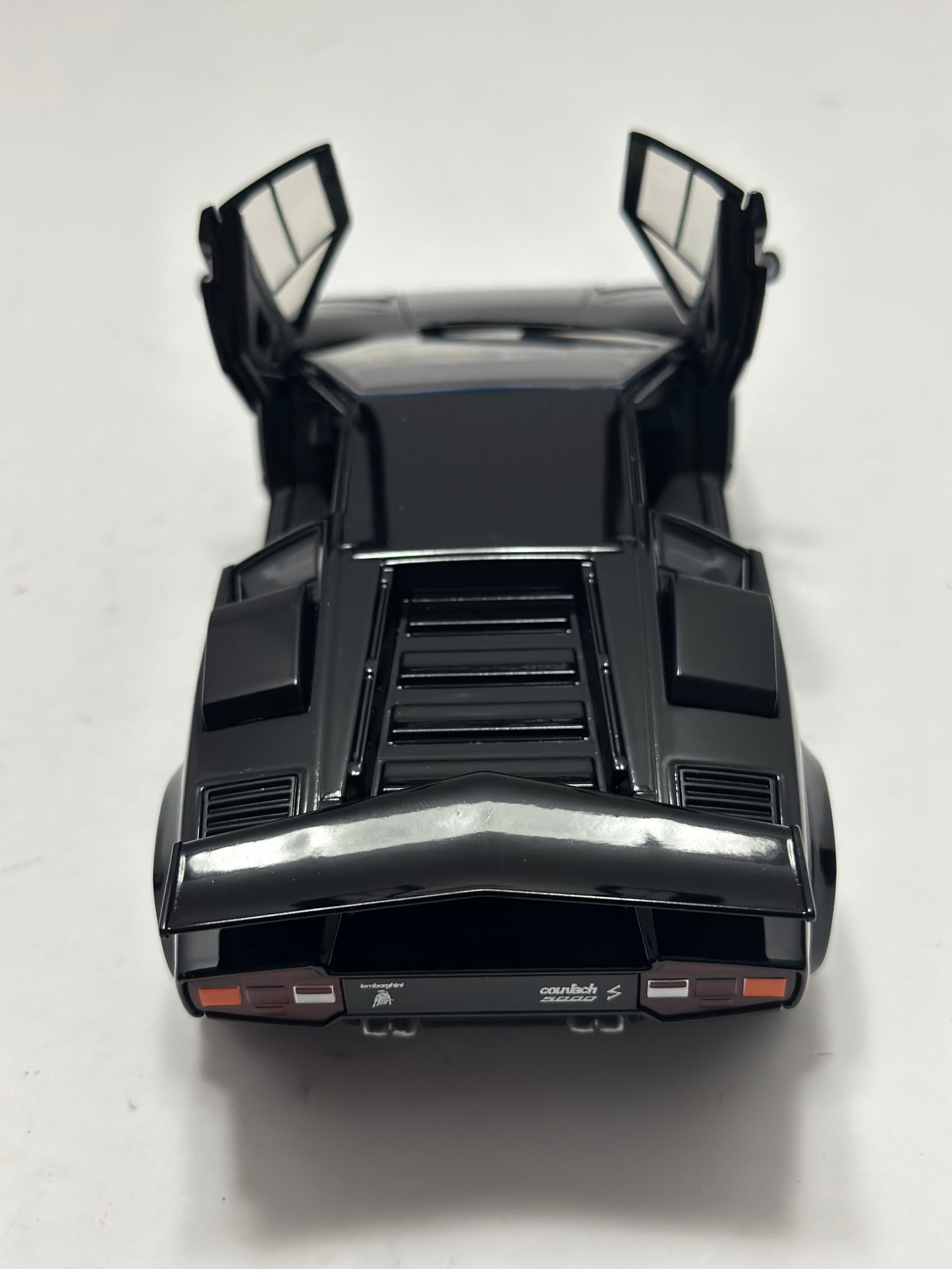 Welly 1:24 Lamborghini Countach LP 5000 S Diecast Black