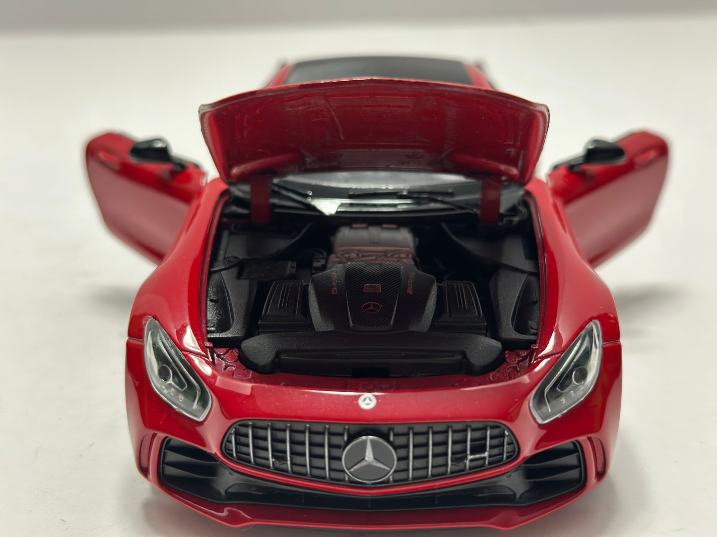 Welly 1:24 Mercedes-Benz AMG GTR Diecast Red