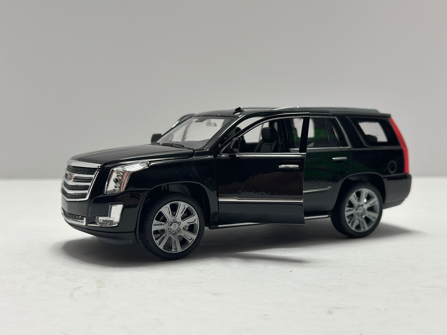 WELLY 1:24 2017 CADILLAC ESCALADE Diecast Black