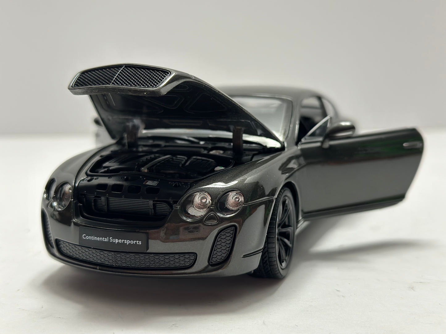 welly 1:24 2012 Bentley Continental GT Supersport   Diecast