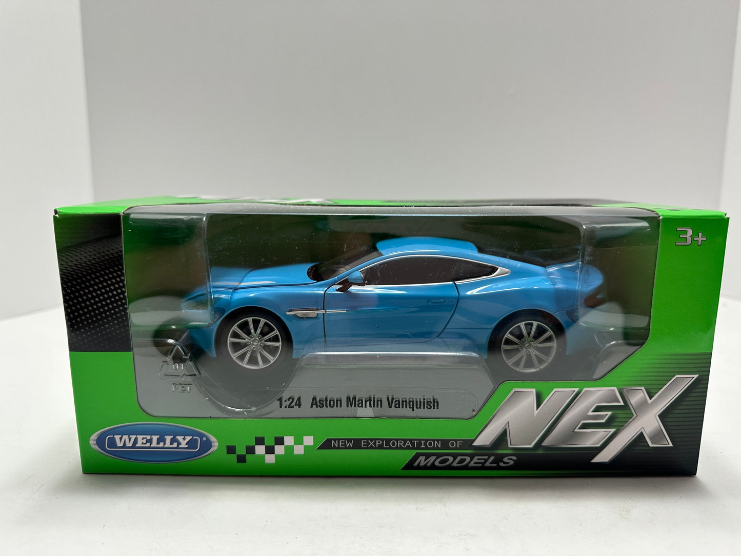 Welly 1:24 Aston Martin Vanquish Diecast Blue