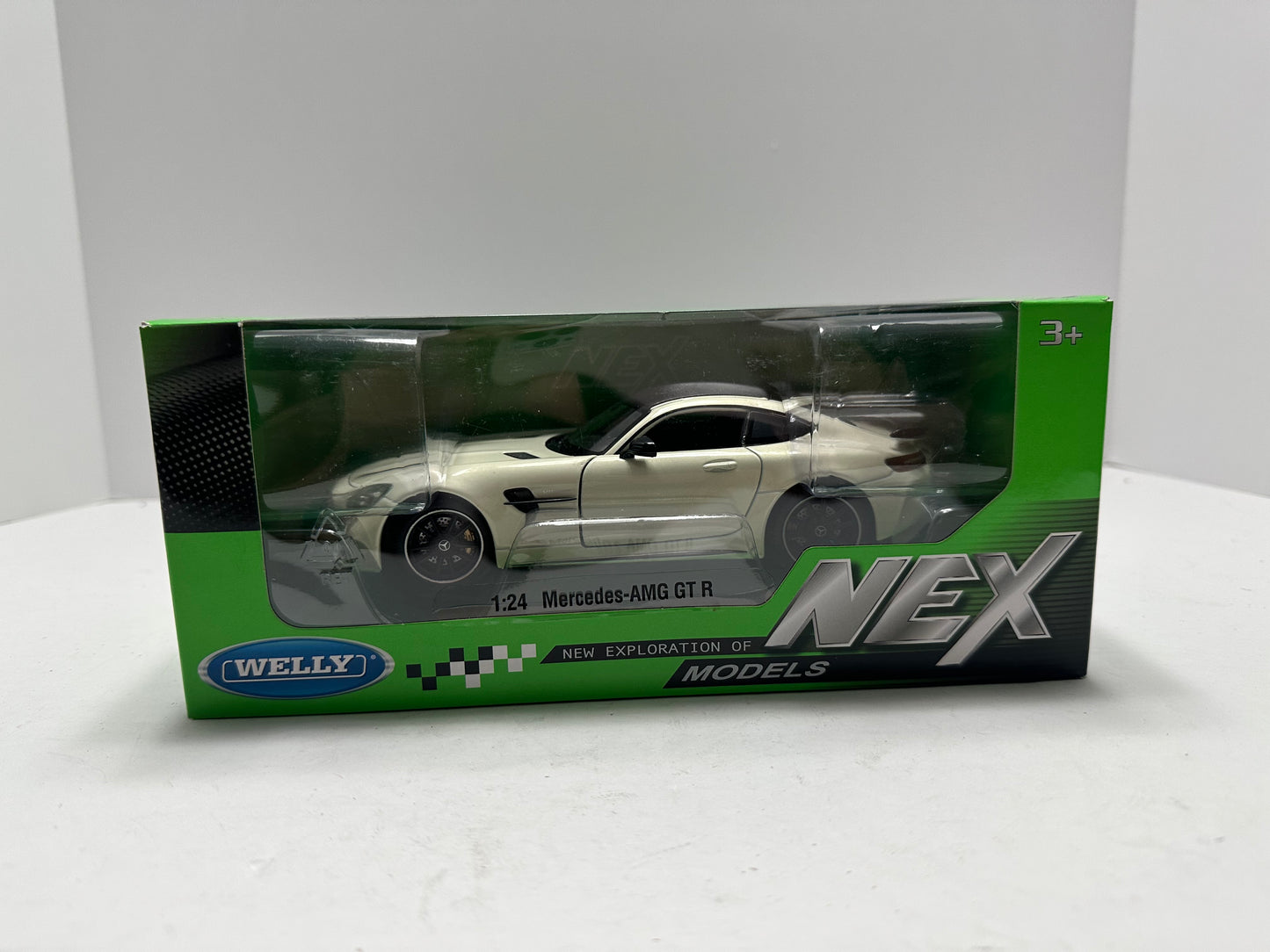 Welly 1:24 Mercedes-Benz AMG GT-R GTR Diecast White