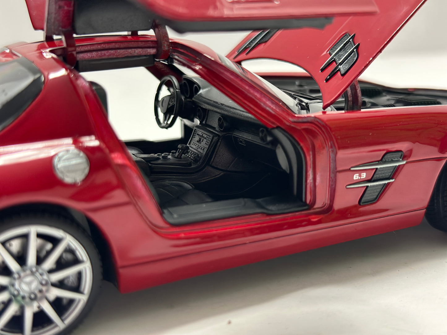 Welly 1:24 Mercedes-benz SLS AMG RED DIECAST