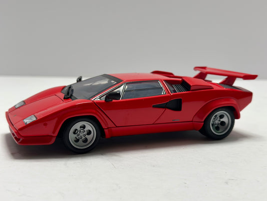 Welly 1:24 Lamborghini Countach LP 5000 S Diecast Red