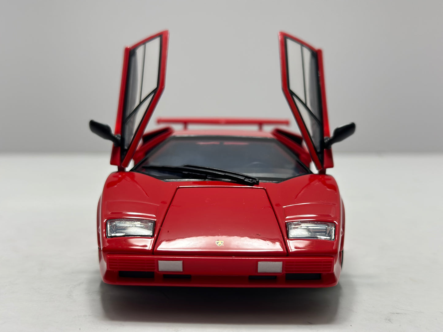 Welly 1:24 Lamborghini Countach LP 5000 S Diecast Red