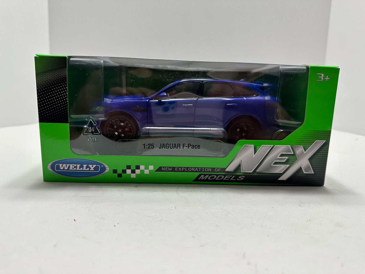 Welly 1:24 Jaguar F-Pace Blue Diecast