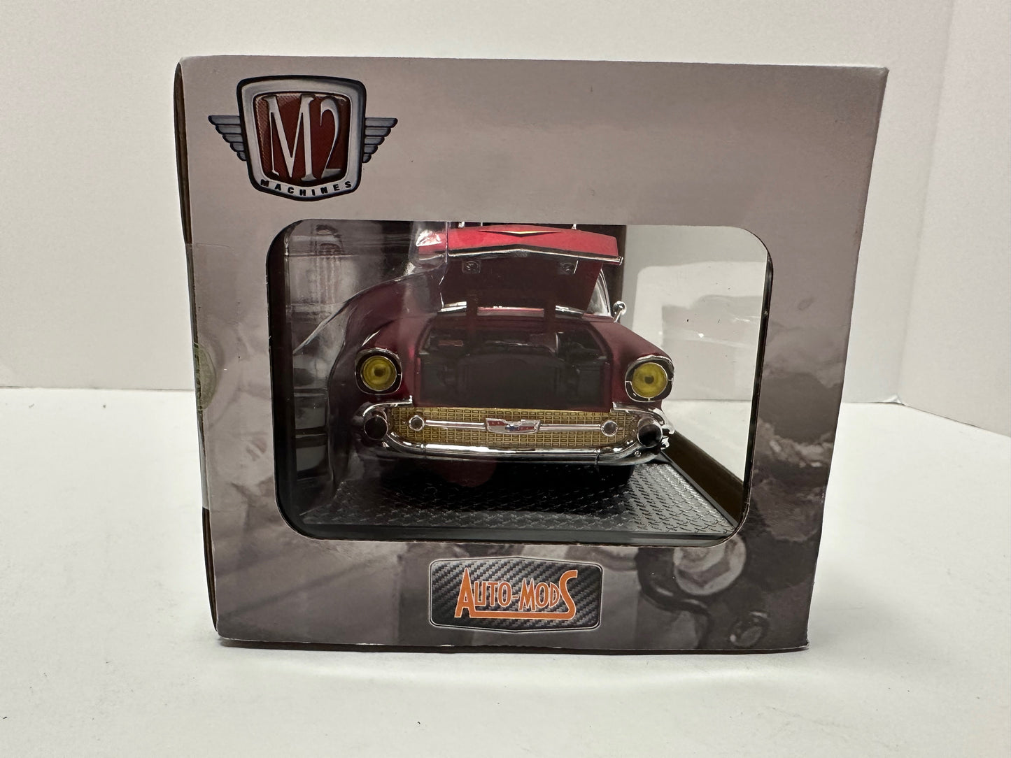 M2 Machines 1:24 1957 Chevrolet Bel Air Convertible R68 Auto Mods  Diecast