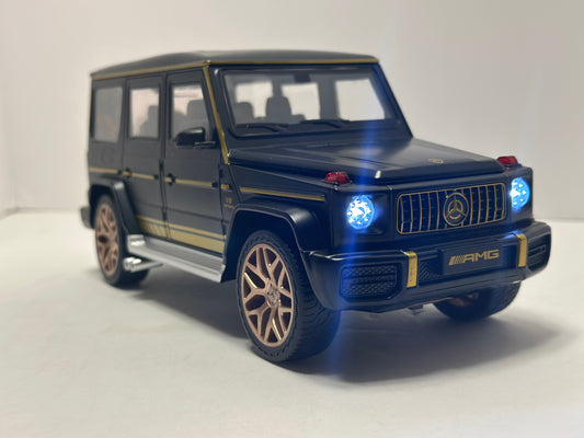 1:18 2015 Mercedes-benz G-Class G63 Diecast TWO Tone Gold Black With LED Lighs