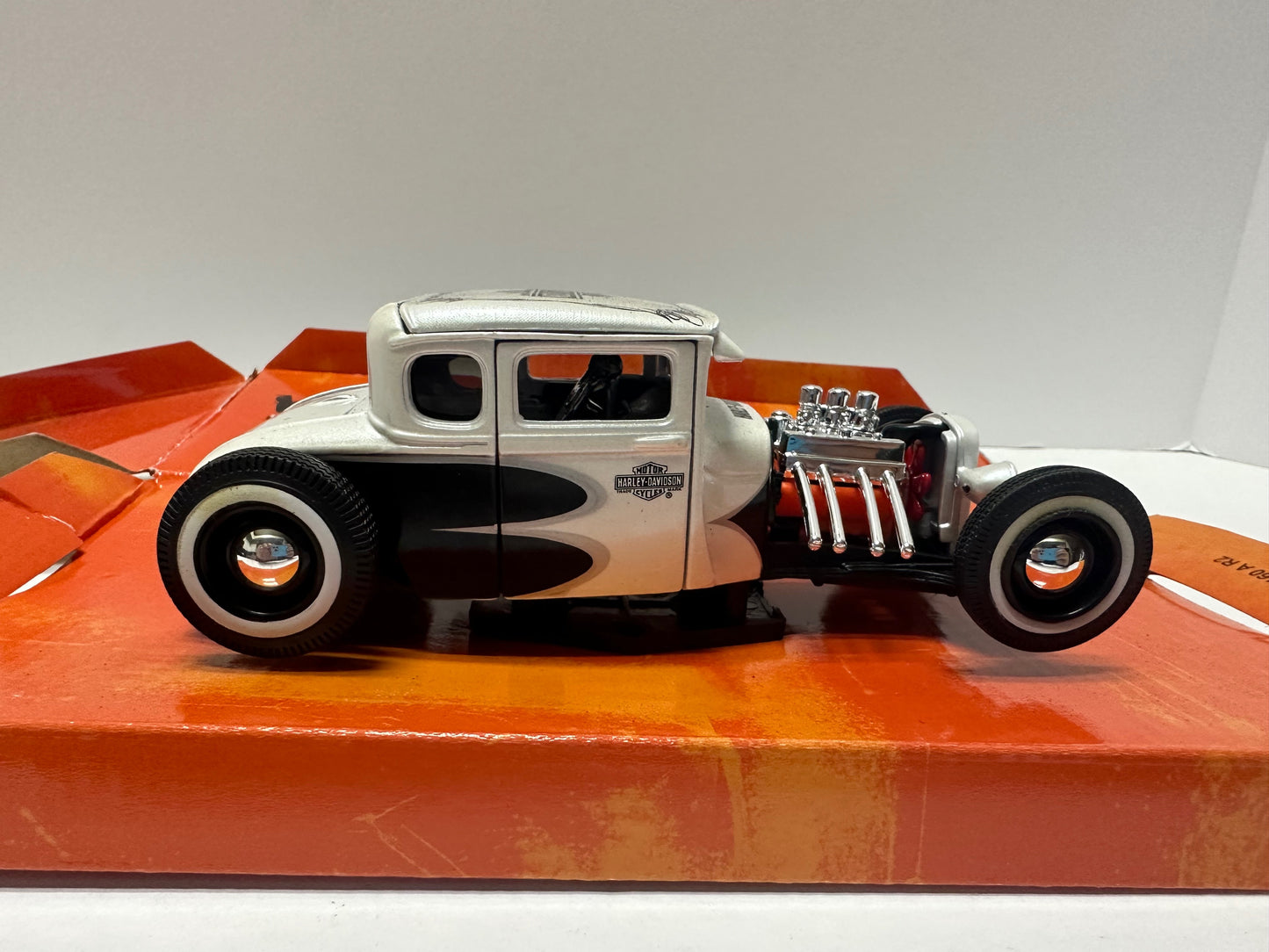 Maisto 1:24 Rat Rod Harley Davidson 1929 Ford Model A29 Hot Rod HD