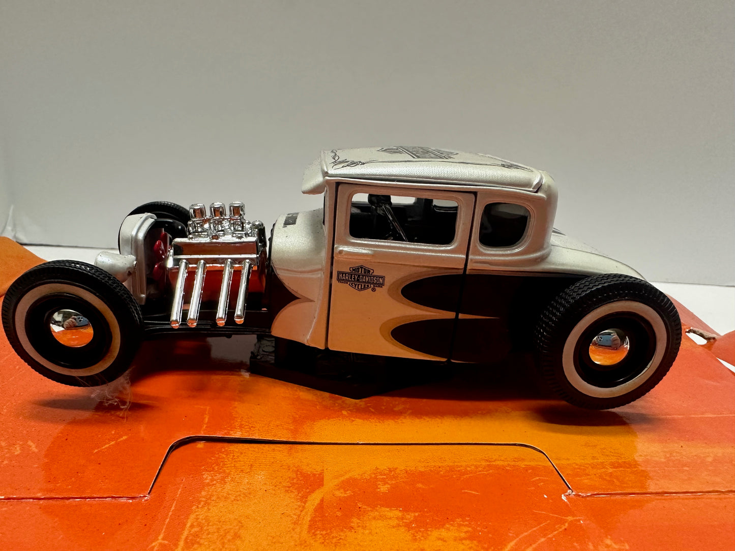 Maisto 1:24 Rat Rod Harley Davidson 1929 Ford Model A29 Hot Rod HD