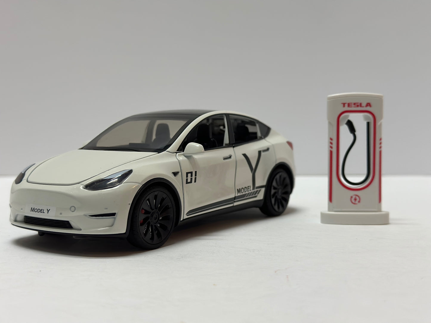 1:24 Tesla Model Y Diecast With Headlight & Taillight LED White