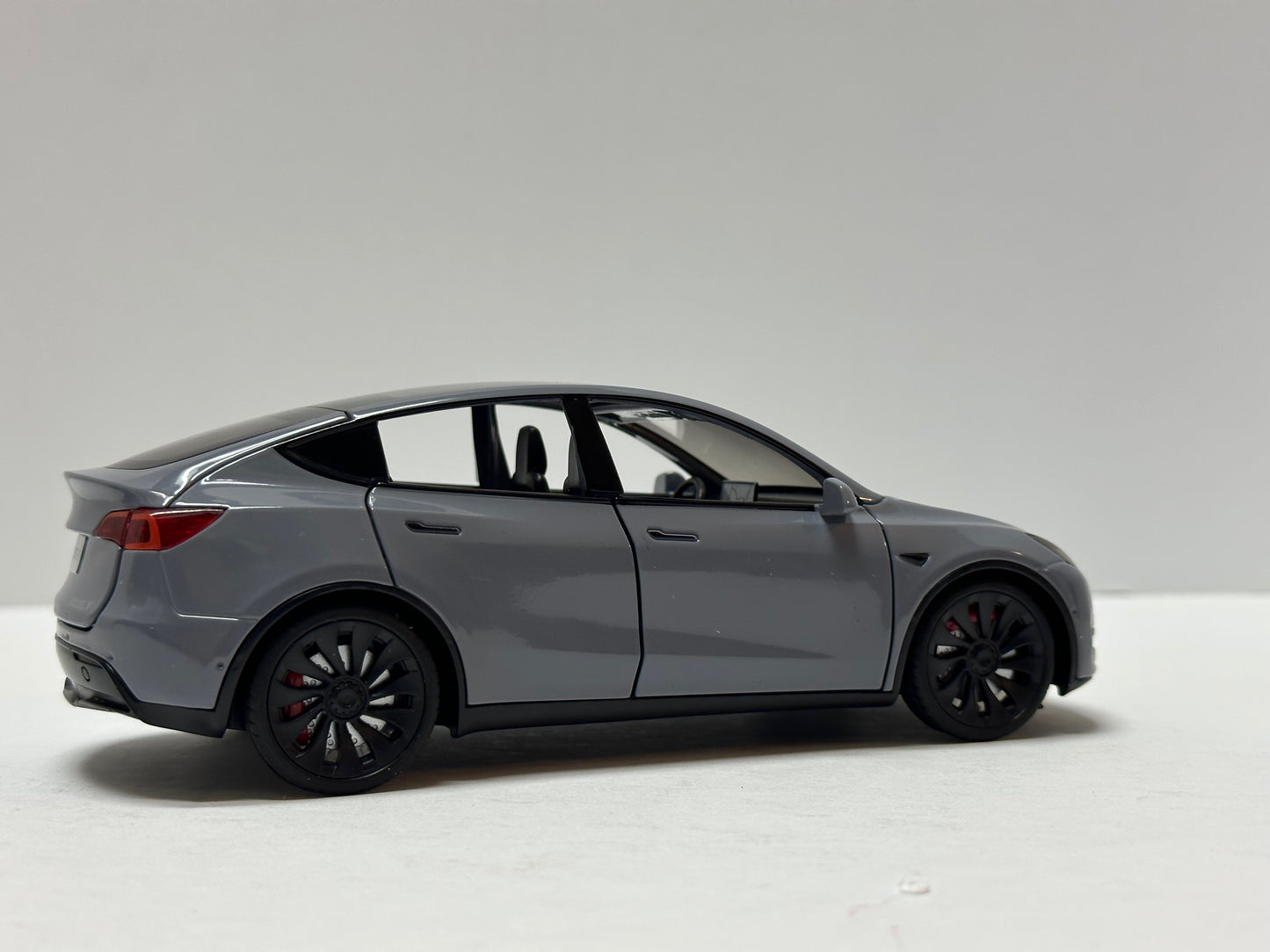 1:24 Tesla Model Y Diecast With Headlight & Taillight LED Gray