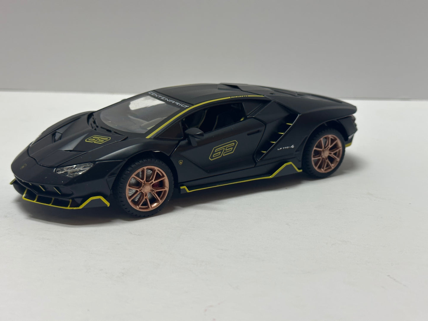 1:24 Lamborghini Centenario Diecast With Headlight & Taillight LED Matt Black