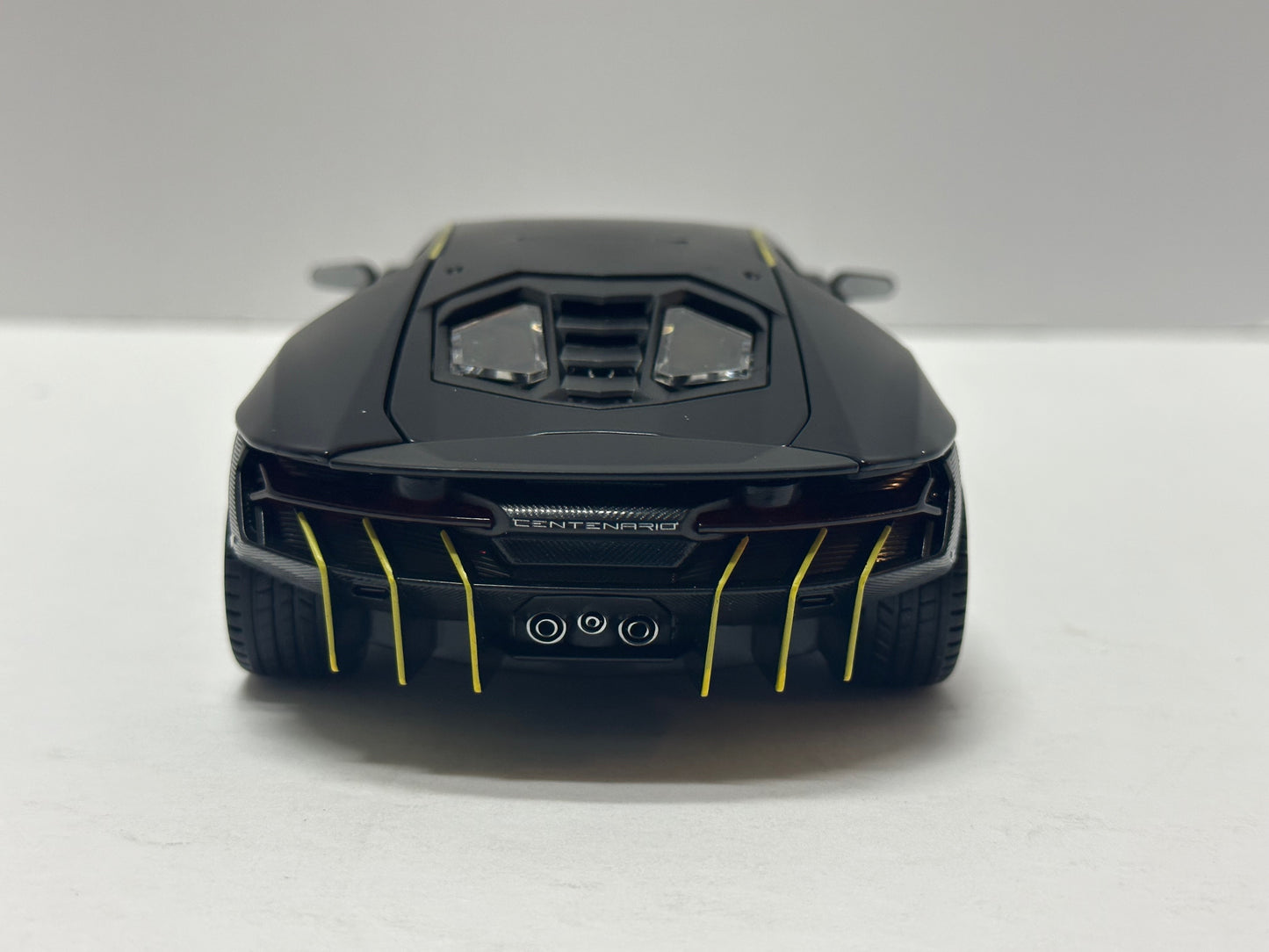 1:24 Lamborghini Centenario Diecast With Headlight & Taillight LED Matt Black