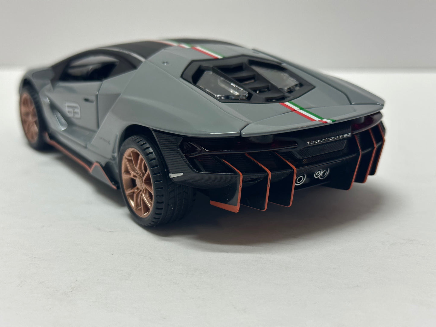 1:24 Lamborghini Centenario Diecast With Headlight & Taillight LED Gray