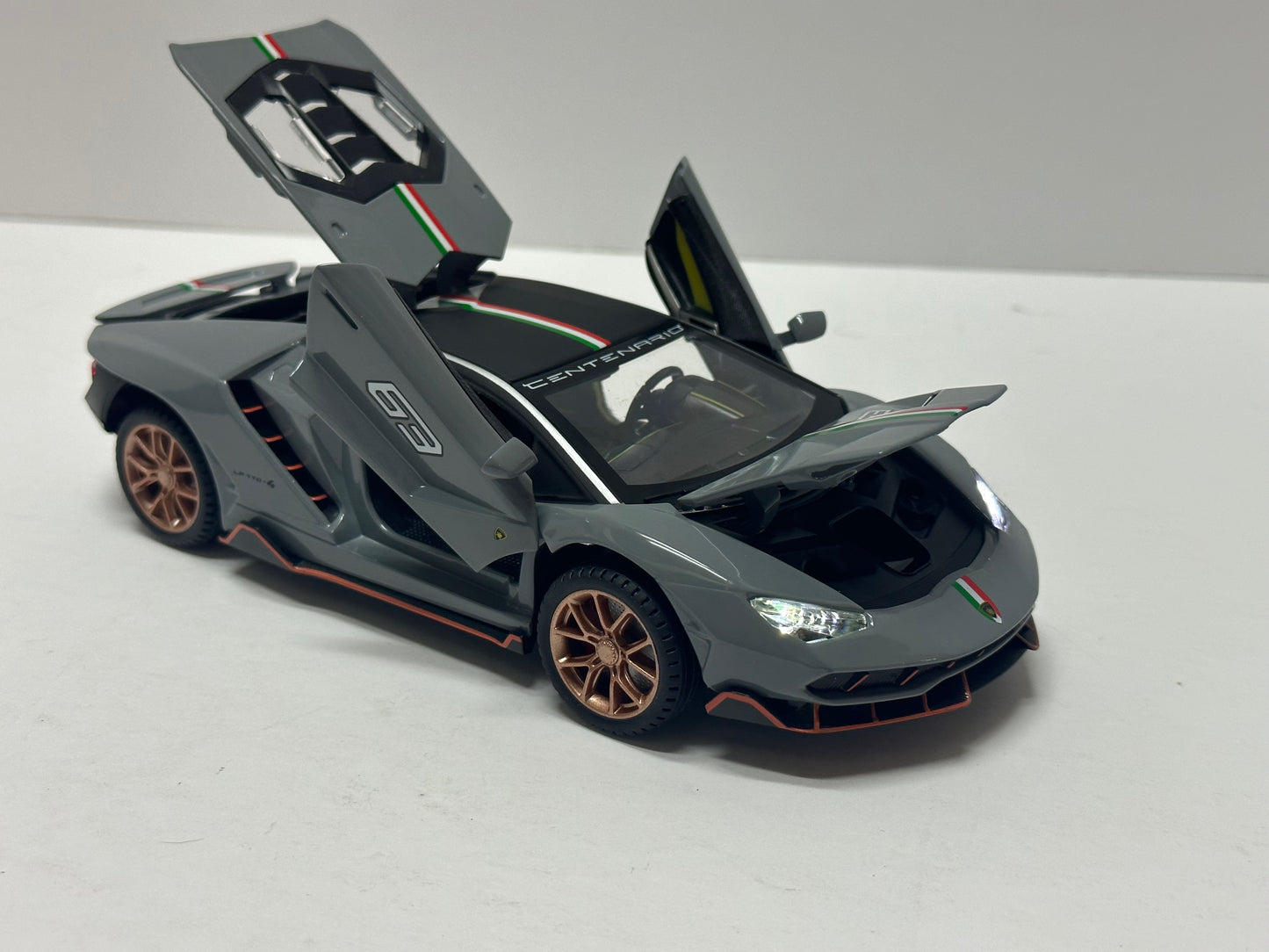 1:24 Lamborghini Centenario Diecast With Headlight & Taillight LED Gray