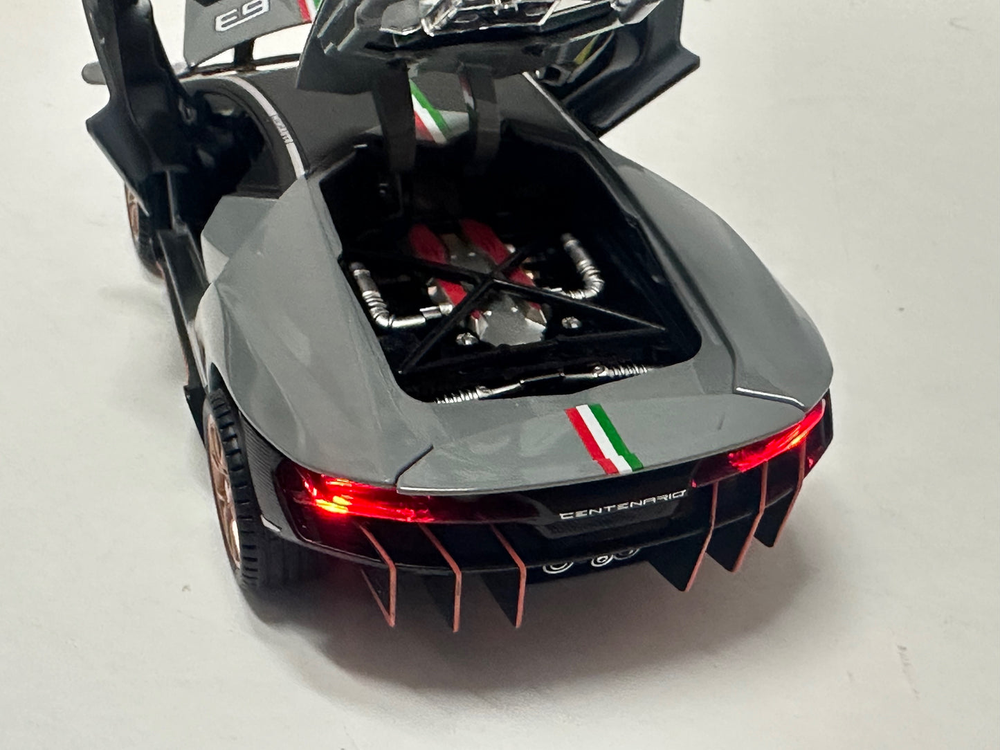 1:24 Lamborghini Centenario Diecast With Headlight & Taillight LED Gray