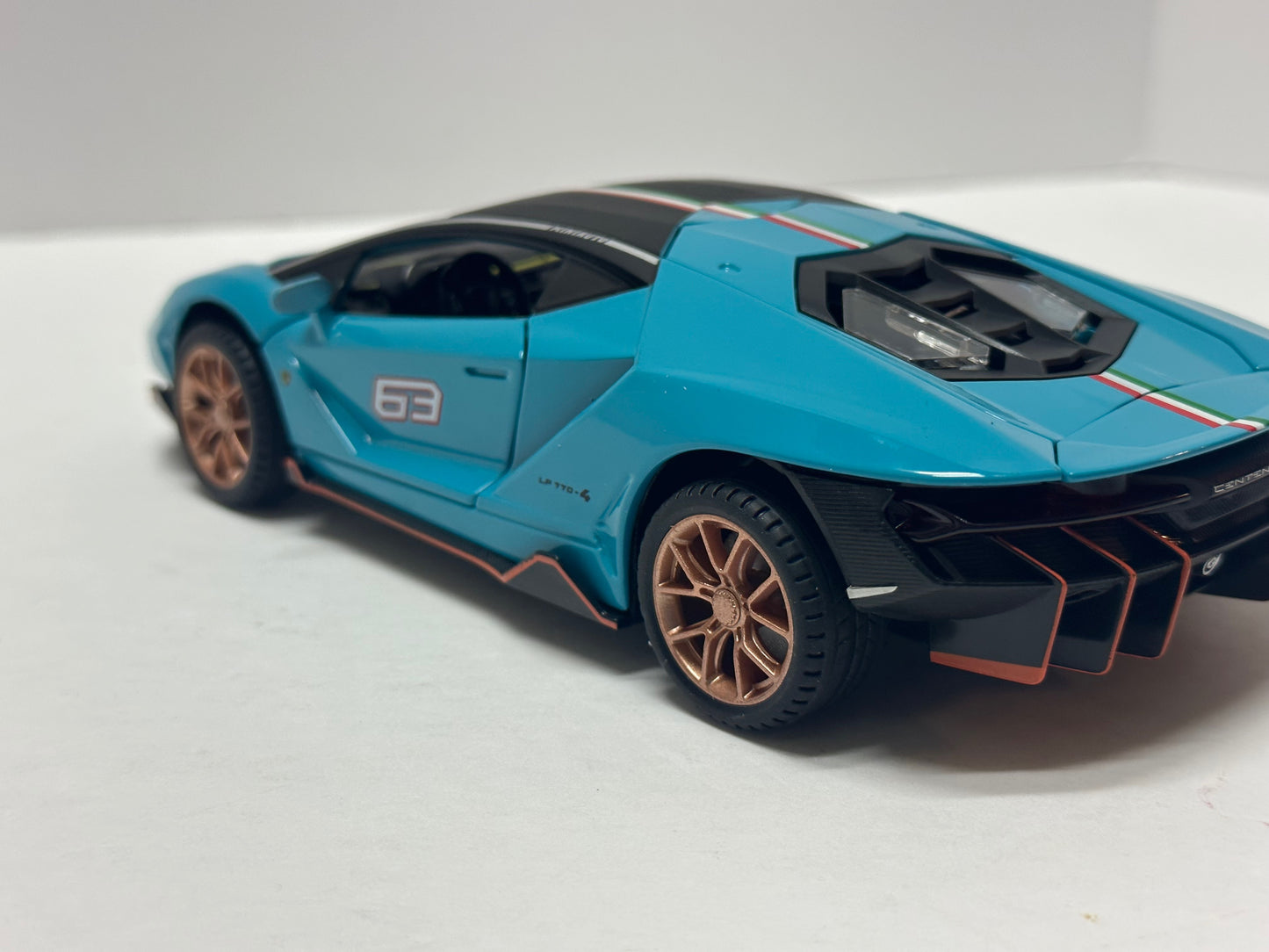 1:24 Lamborghini Centenario Diecast With Headlight & Taillight LED Blue