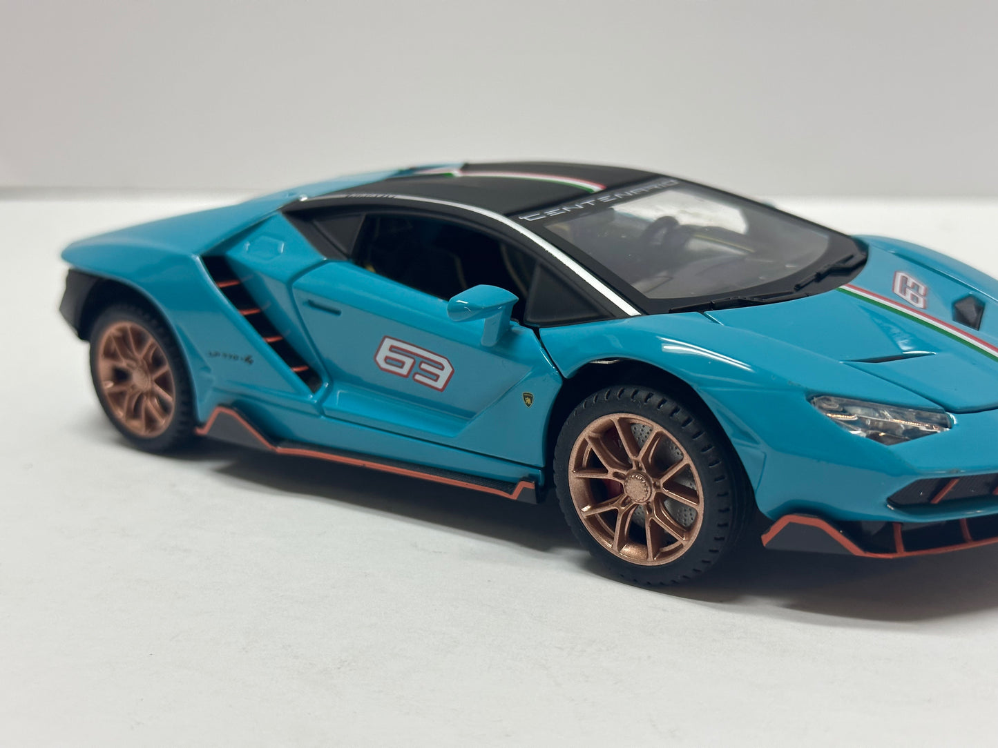 1:24 Lamborghini Centenario Diecast With Headlight & Taillight LED Blue