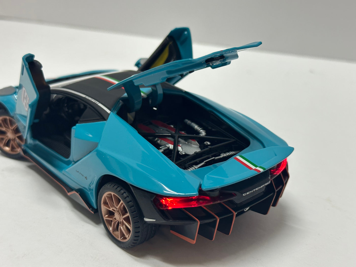 1:24 Lamborghini Centenario Diecast With Headlight & Taillight LED Blue