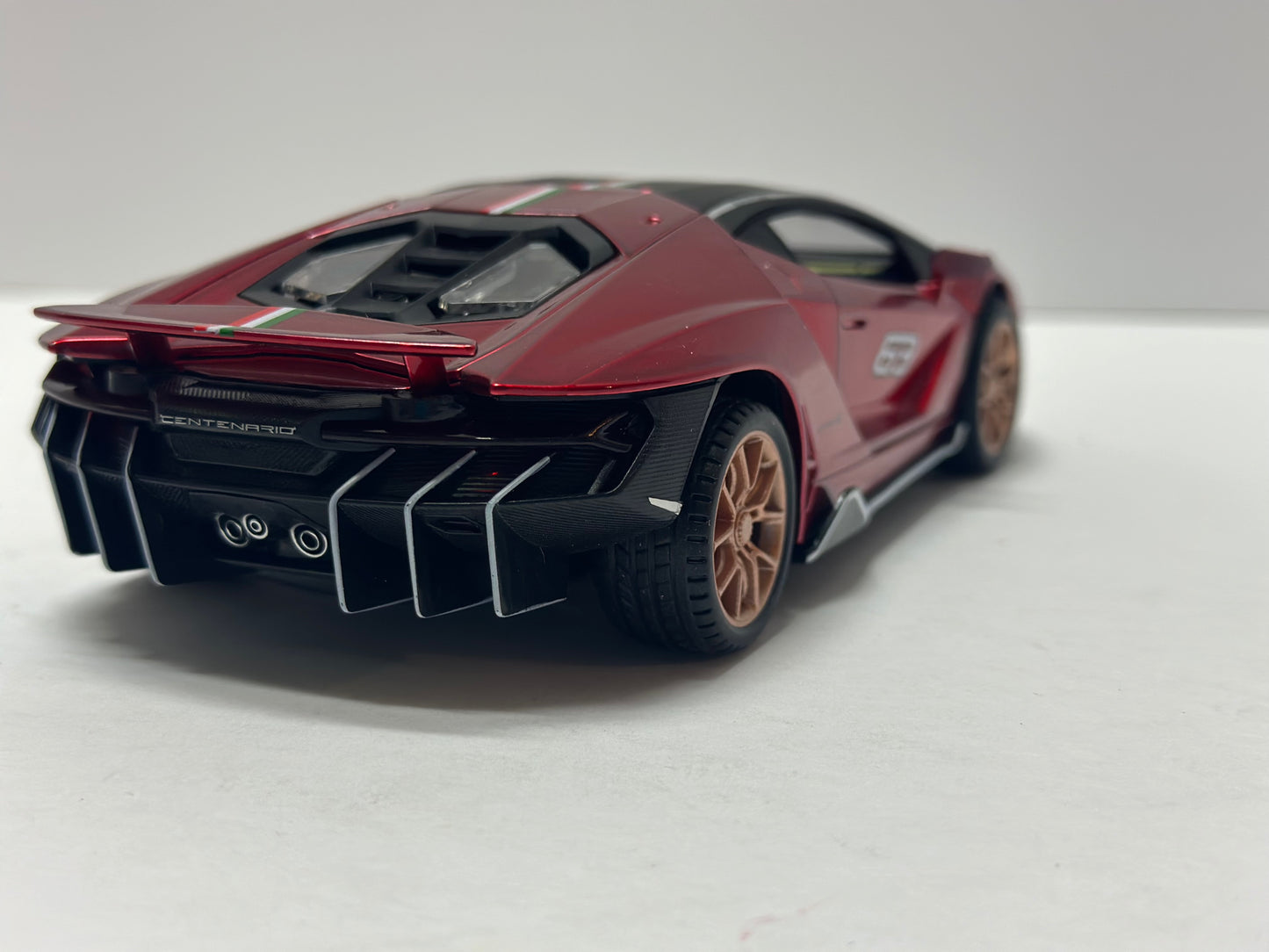 1:24 Lamborghini Centenario Diecast With Headlight & Taillight LED Red