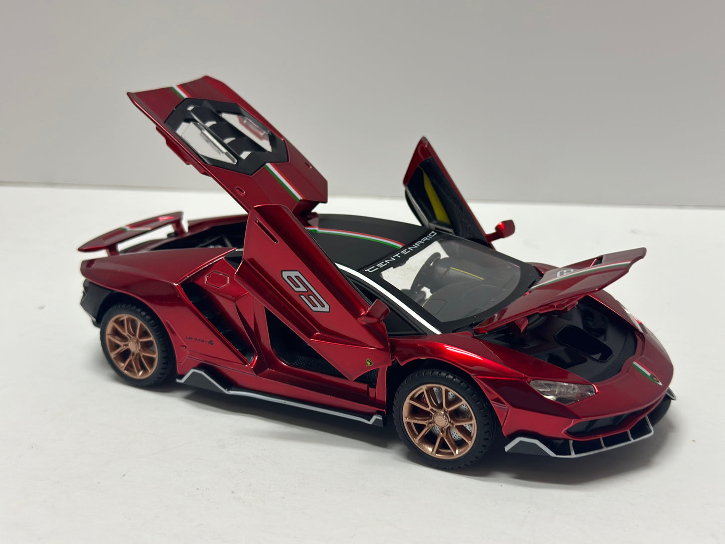 1:24 Lamborghini Centenario Diecast With Headlight & Taillight LED Red