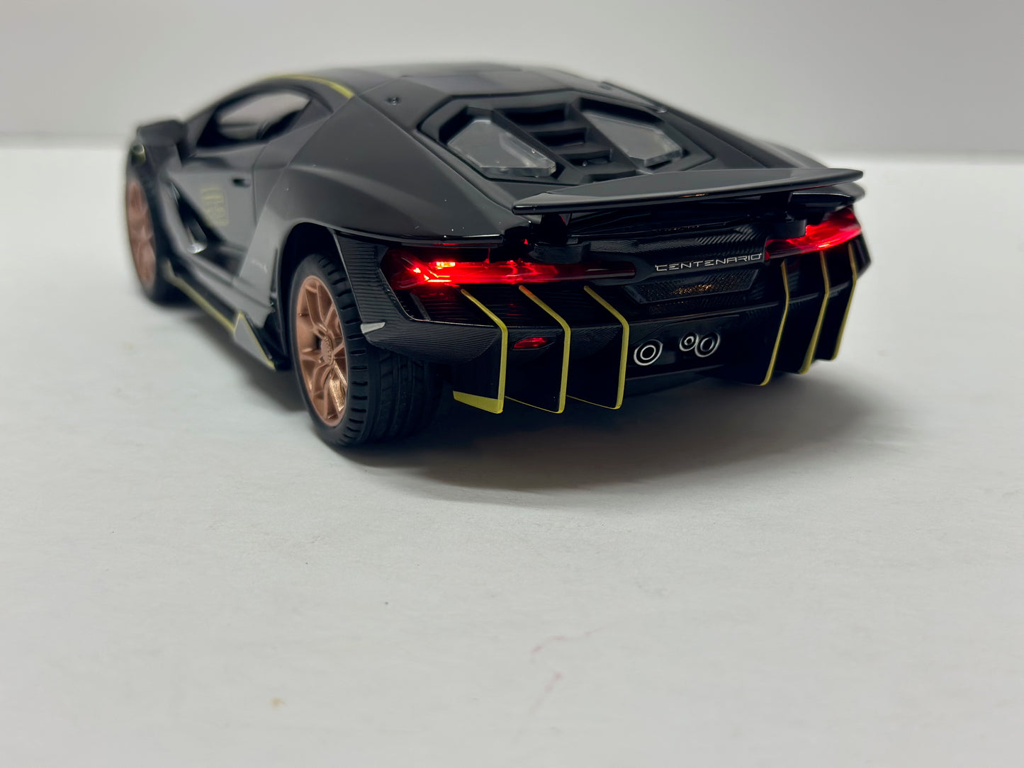 1:24 Lamborghini Centenario Diecast With Headlight & Taillight LED Black