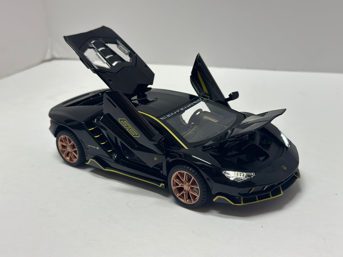 1:24 Lamborghini Centenario Diecast With Headlight & Taillight LED Black