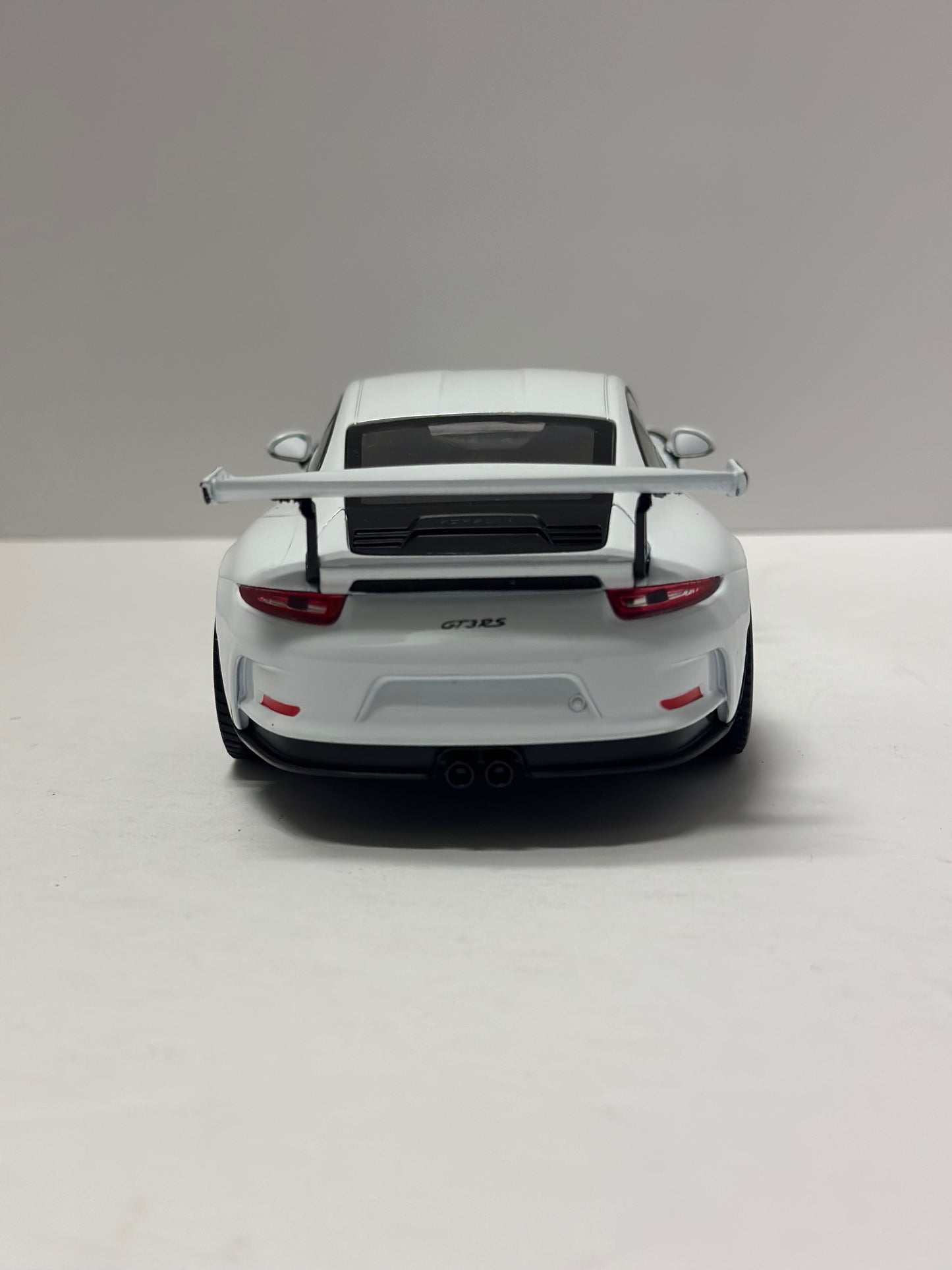 WELLY 1:24 SCALE 2016 Porsche 911 GT3 RS Diecast White