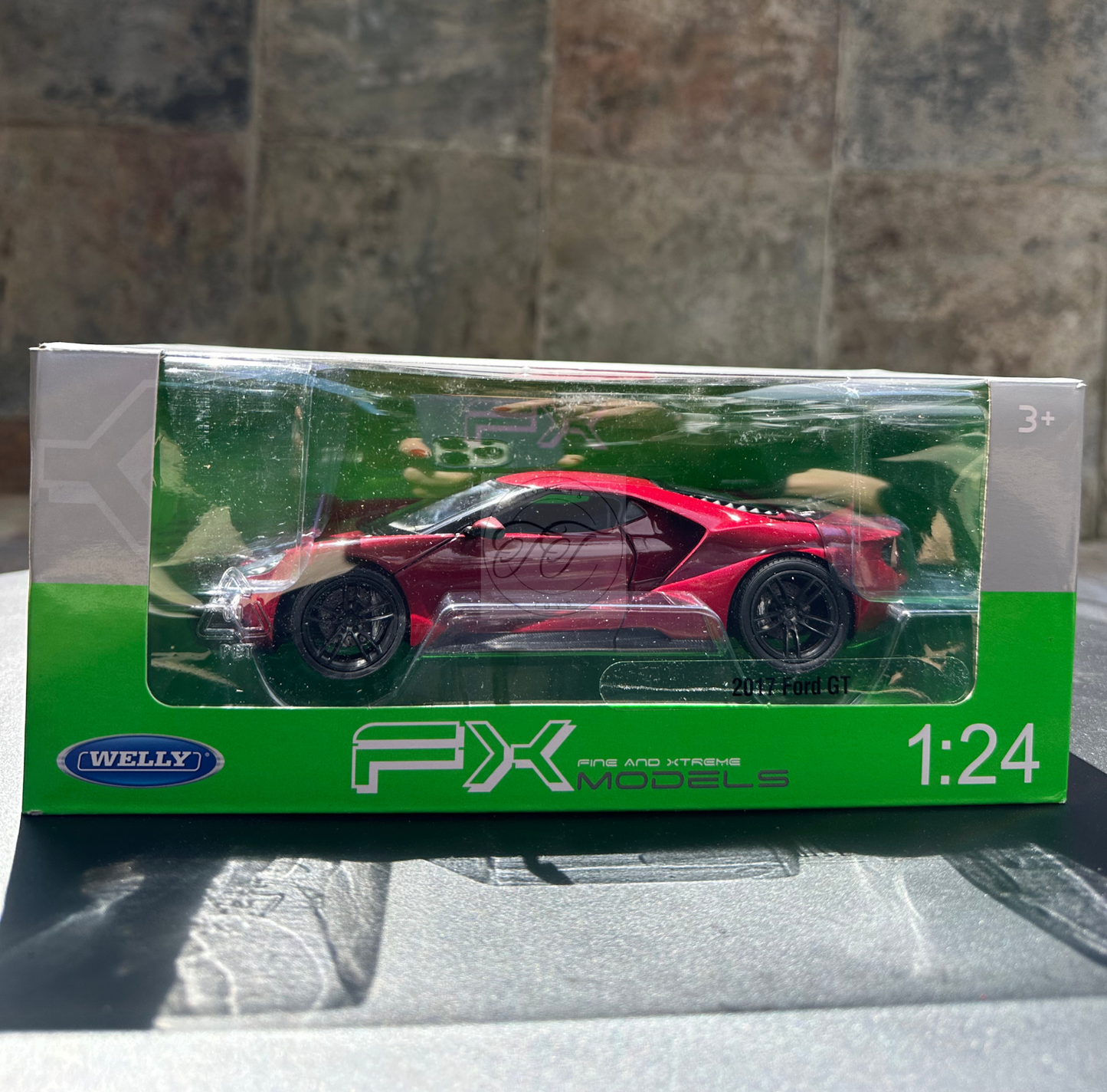 WELLY 1:24 SCALE 2017 FORD GT RED