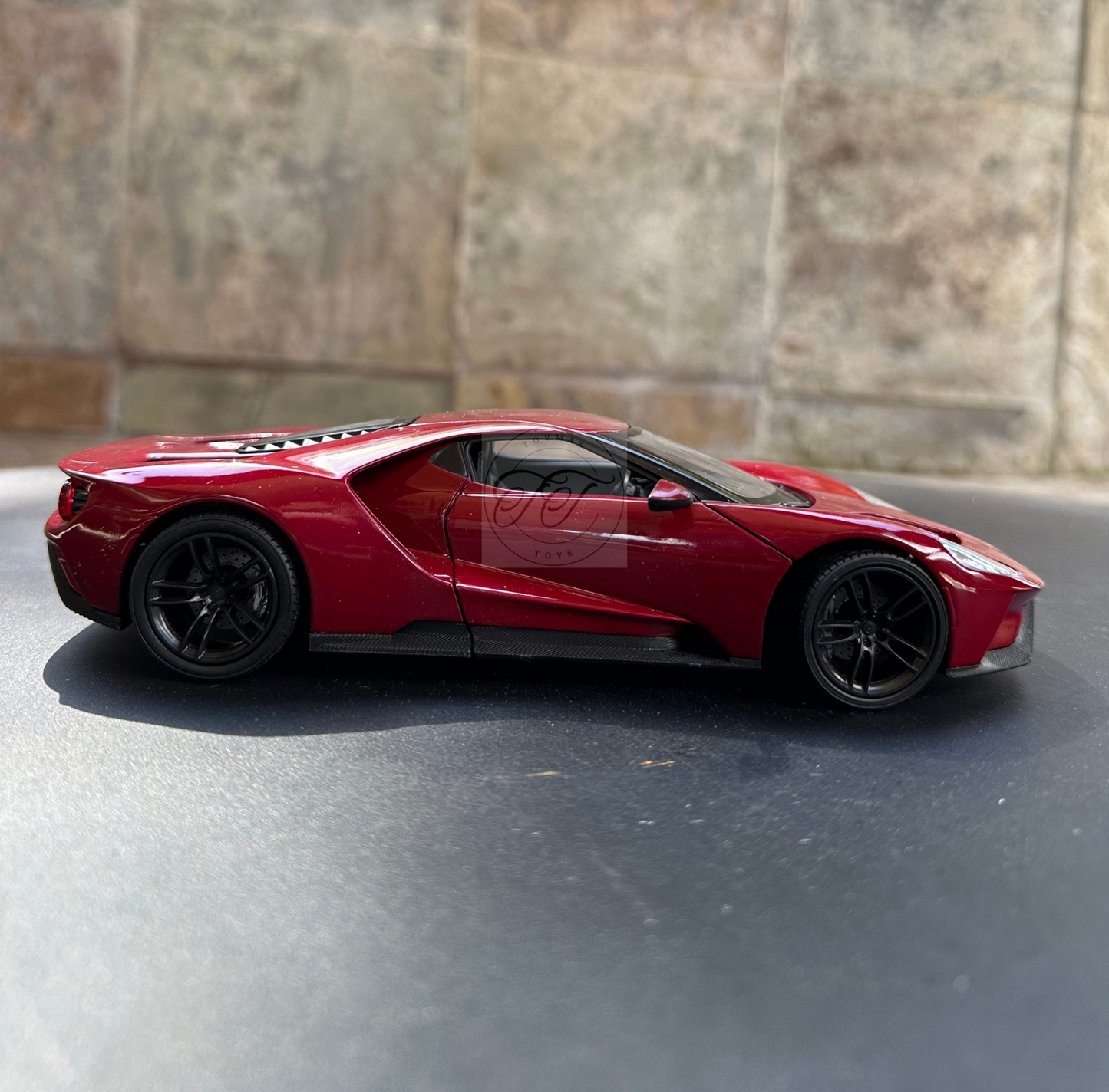 WELLY 1:24 SCALE 2017 FORD GT RED