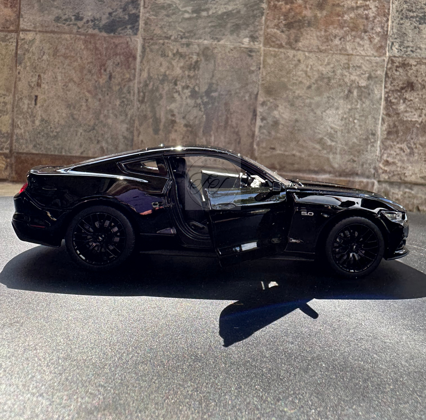 WELLY 1:24 SCALE 2015 FORD MUSTANG GT BLACK