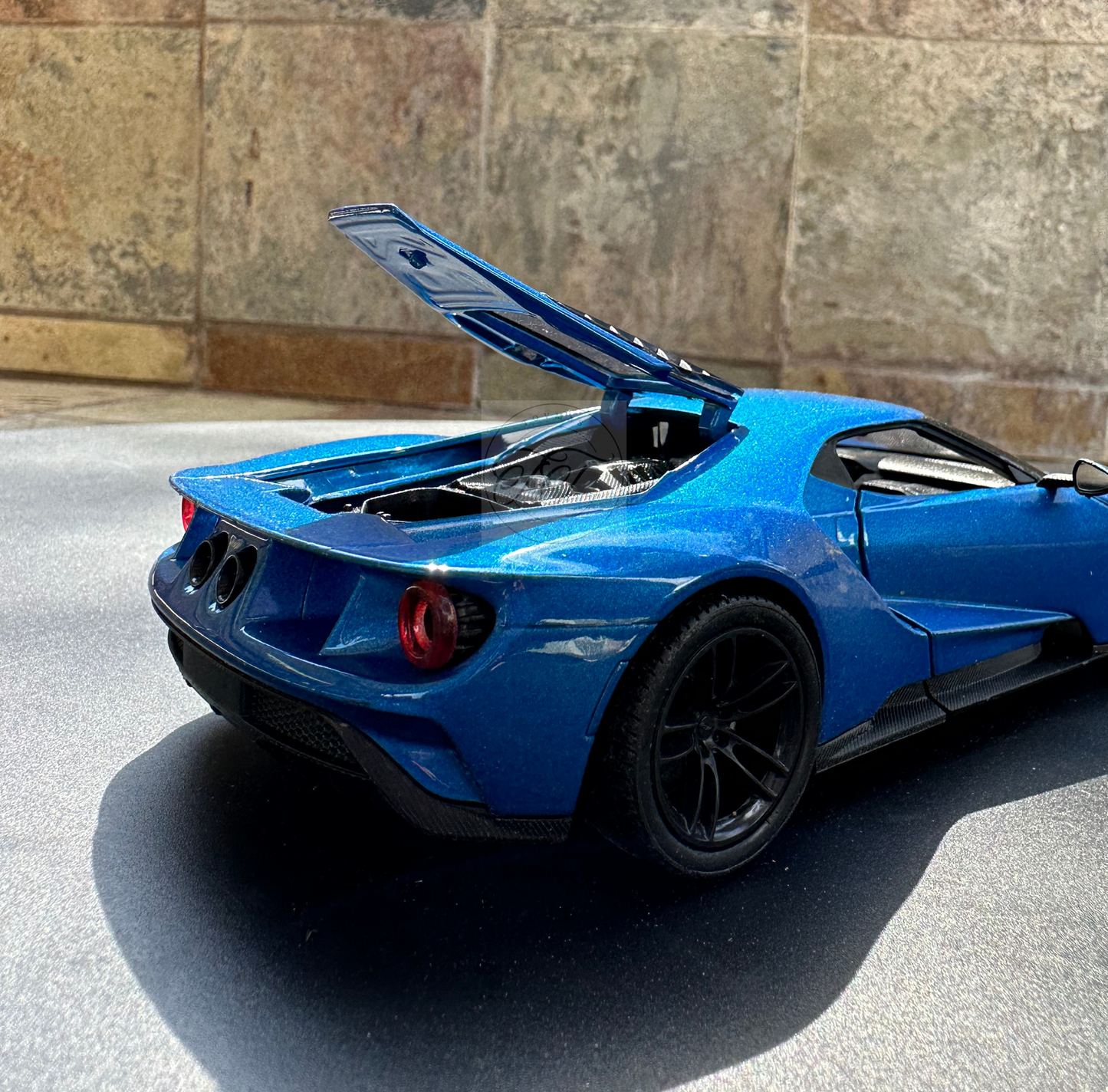 WELLY 1:24 SCALE 2017 FORD GT BLUE