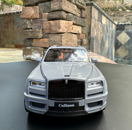 1:20 SCALE ROLLS-ROYCE CULLINAN DIECAST WITH HEADLIGHTS & TAILLIGHT LEDS