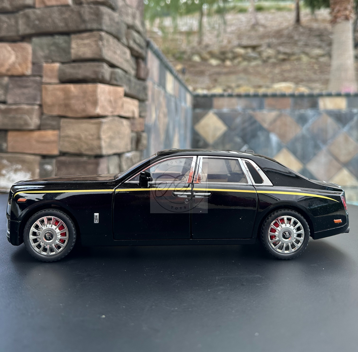 1:20 SCALE ROLLS-ROYCE Phantom Diecast WITH HEADLIGHT & TAILLIGHT