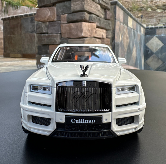 1:20 Scale Rolls-Royce Cullinan Diecast with Headlights & Taillight LEDS