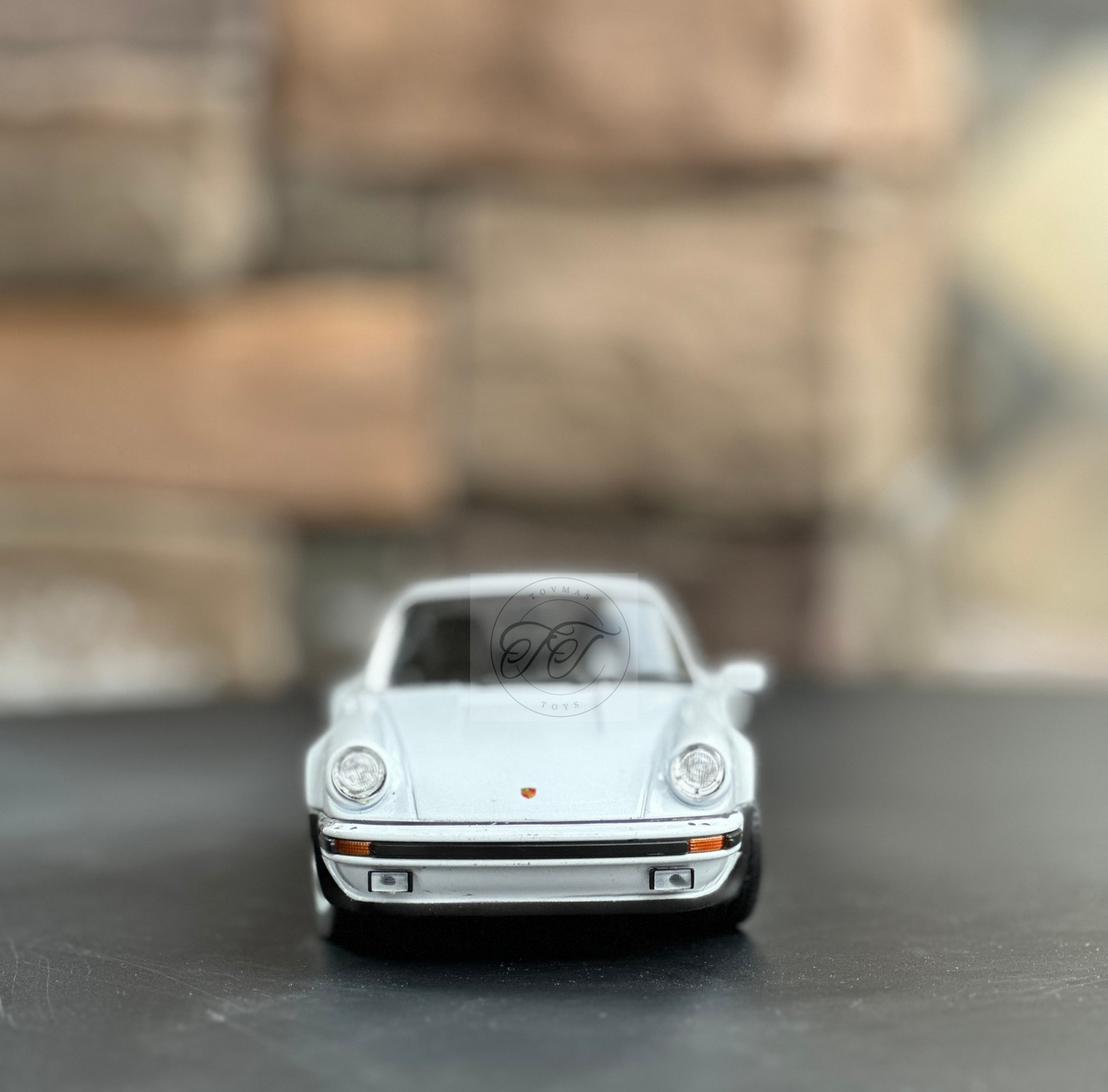 WELLY 1:24 SCALE 1975 PORSCHE 911 TURBO CLASSIC WHITE