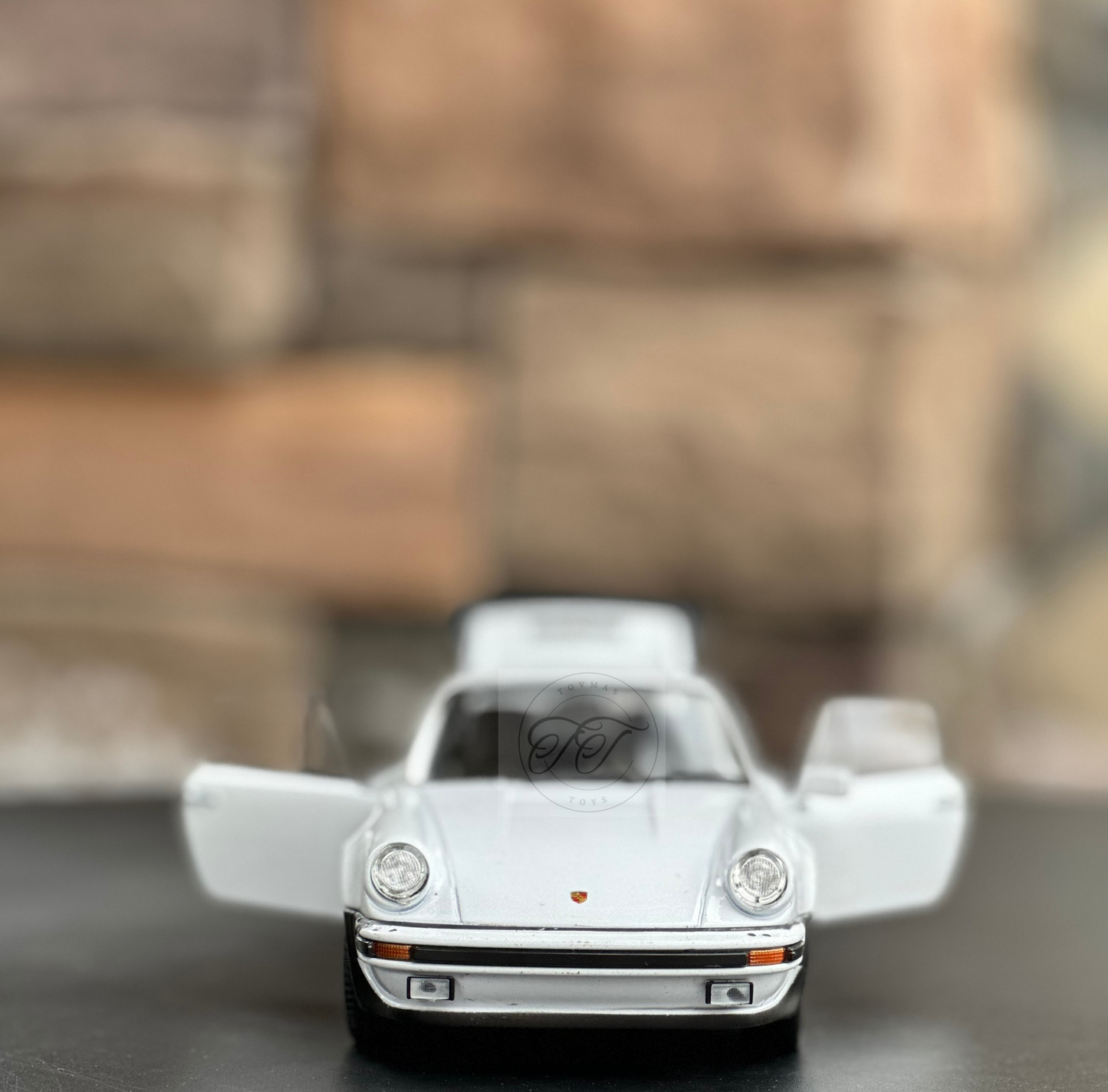 WELLY 1:24 SCALE 1975 PORSCHE 911 TURBO CLASSIC WHITE