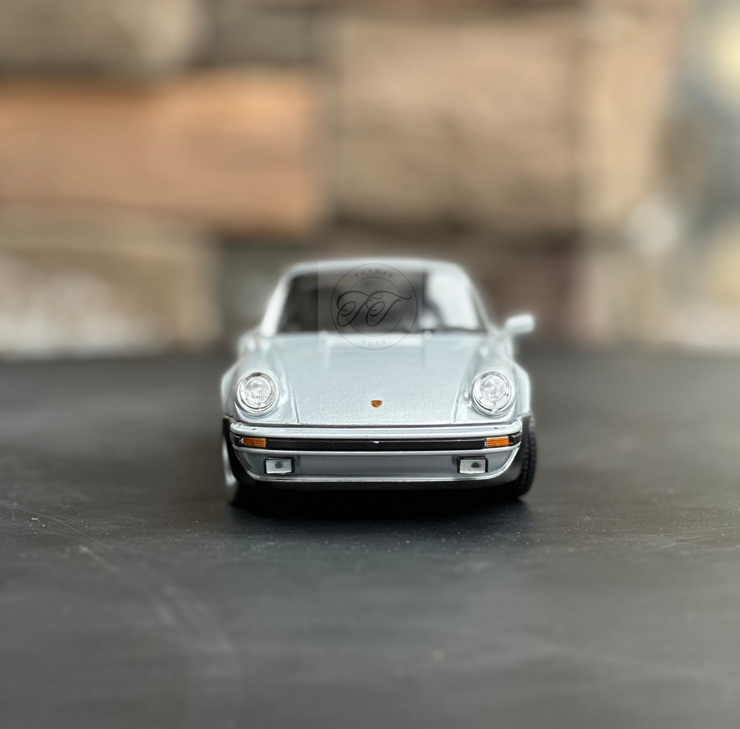 WELLY 1:24 SCALE 1975 PORSCHE 911 TURBO CLASSIC SILVER