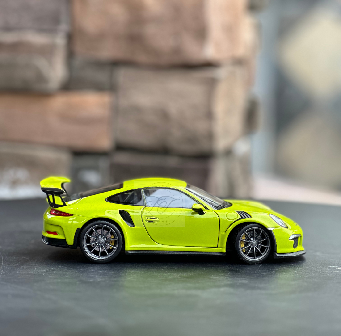 WELLY 1:24 SCALE 2019 PORSCHE 911 GT3 RS 991 LIME GREEN 24080L.GN