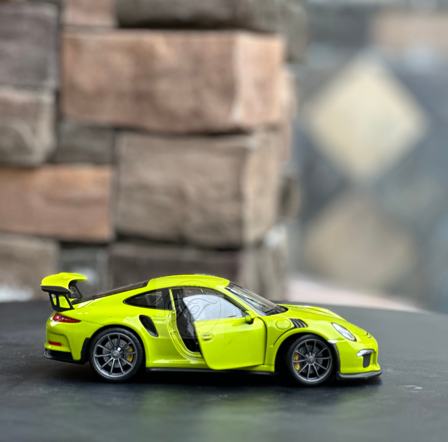 WELLY 1:24 SCALE 2019 PORSCHE 911 GT3 RS 991 LIME GREEN 24080L.GN