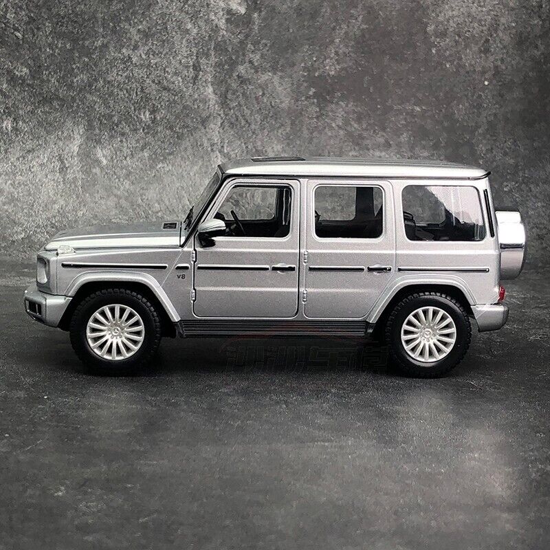 Maisto 1:24 Diecast Mercedes Benz G Glass G500 2019 Silver