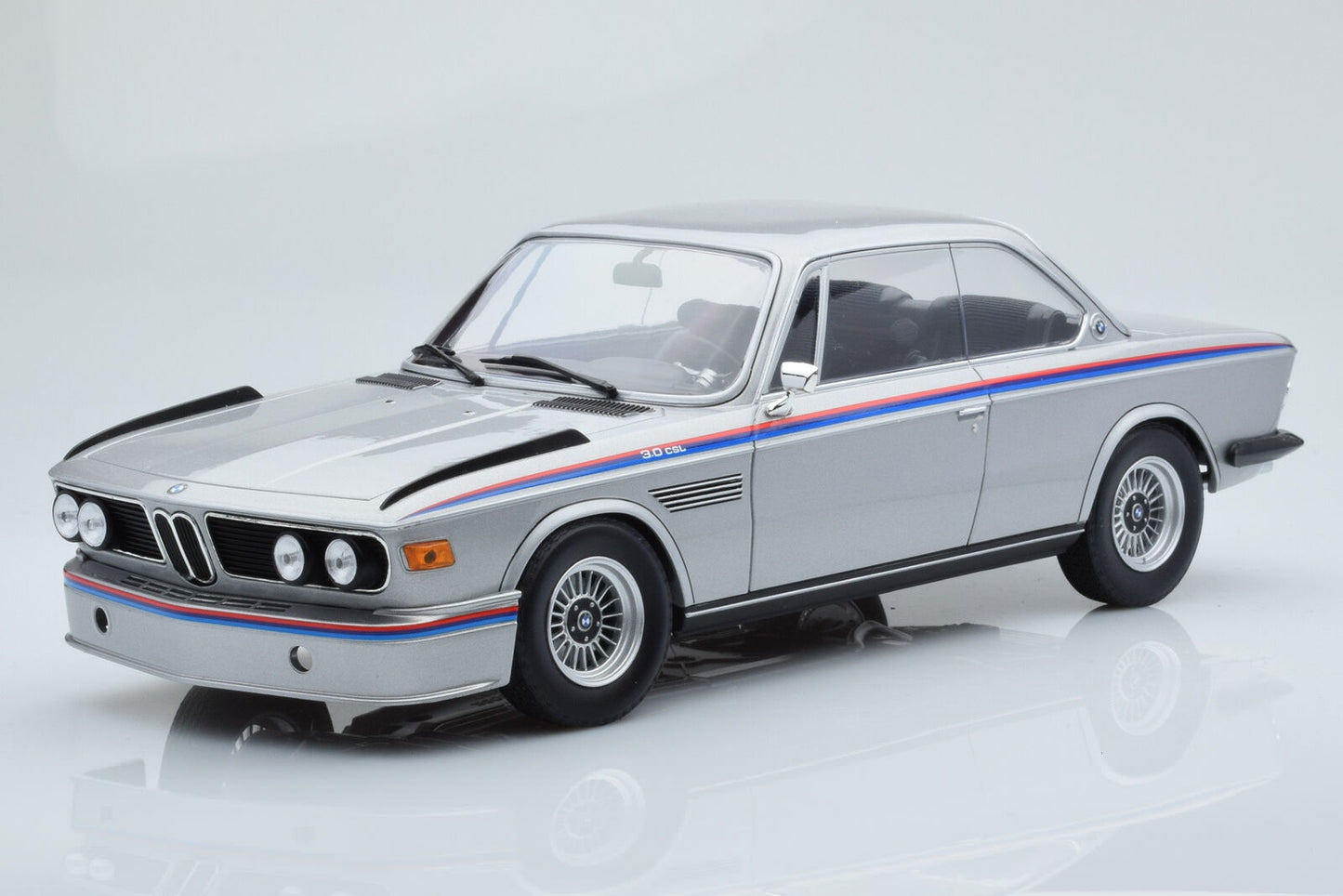 MINICHAMPS 1:18 1973 BMW 3.0 CSL Silver Metallic  Diecast 155028135