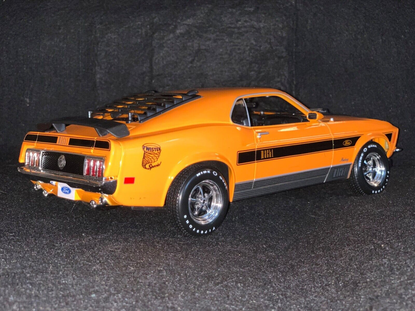 Maisto 1:18 1970 Ford Mustang Mach 1 Twister Diecast Orange