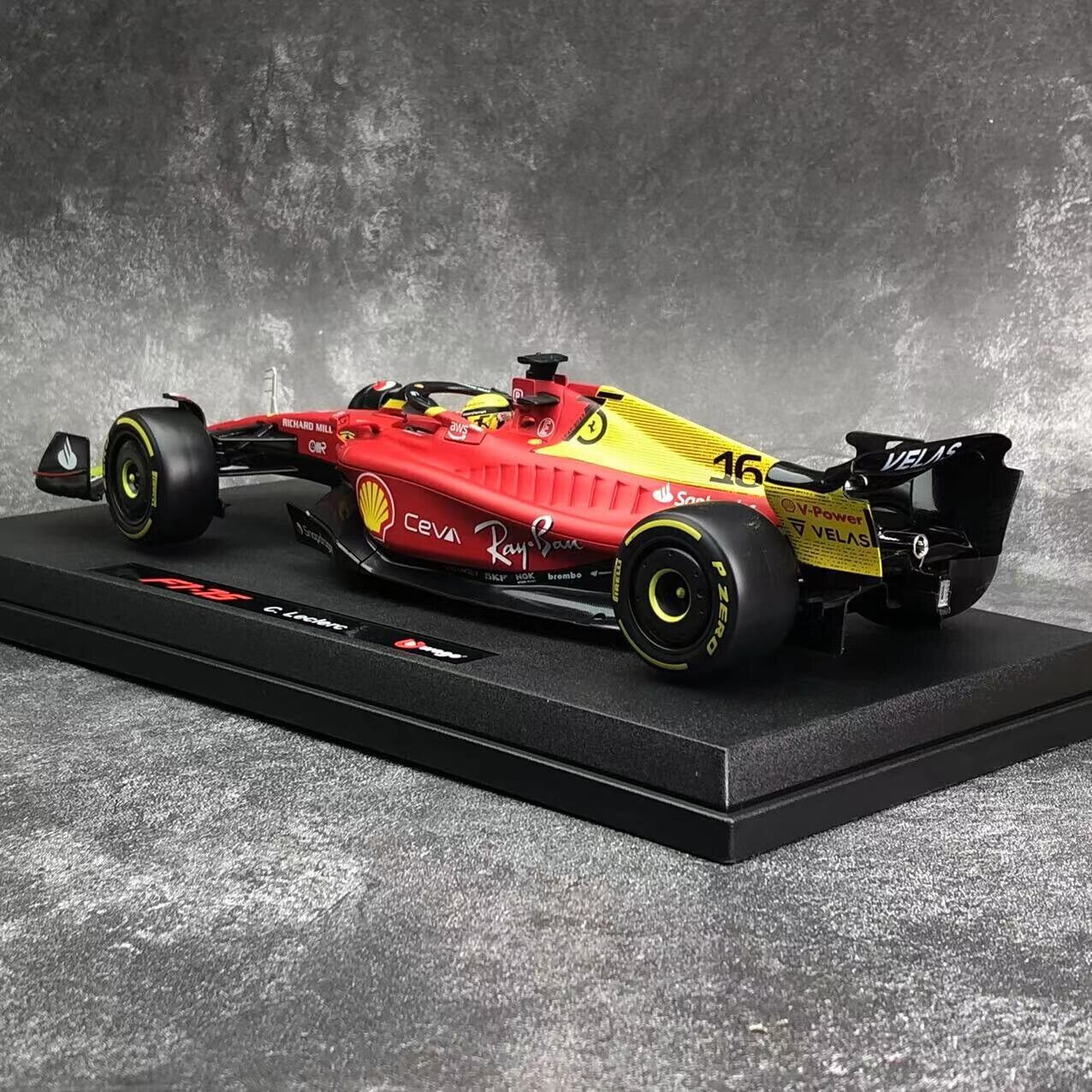 Bburago 1:18 Ferrari F1-75 Forumula One car model GP Monza 2022 #16 C. Leclerc