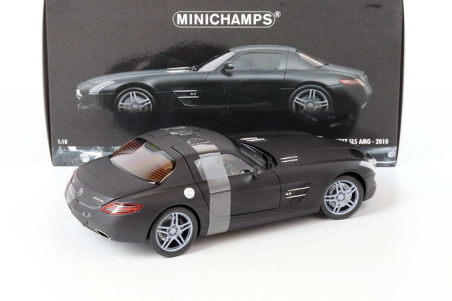 Minichamps 1:18 Mercedes-Benz SLS AMG Coupe 2011 Matt Black 100-039027