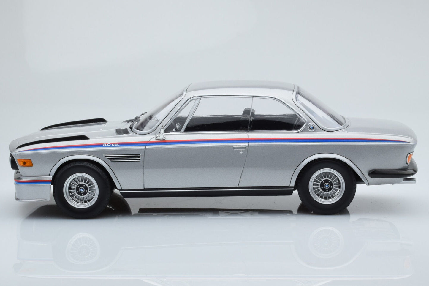 MINICHAMPS 1:18 1973 BMW 3.0 CSL Silver Metallic  Diecast 155028135